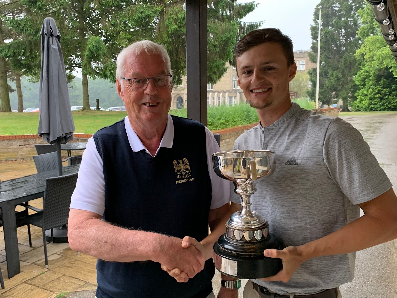 Gray keeps cool at Cave to lift Amateur Championship