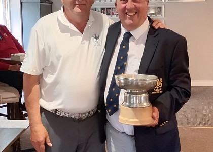 Alan Wright wins the 2022 Senior Championship